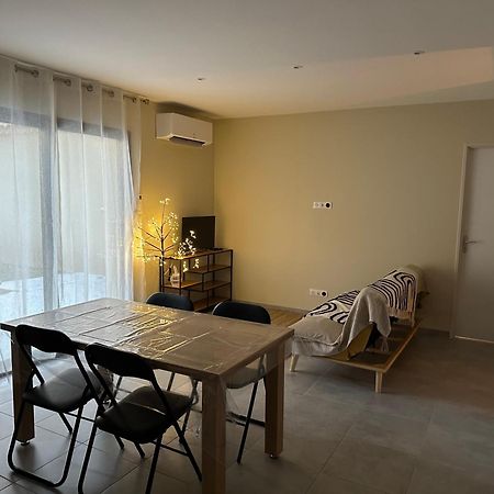Maison T3 Dans Un Village Calme Saint-Mitre-les-Remparts Eksteriør billede