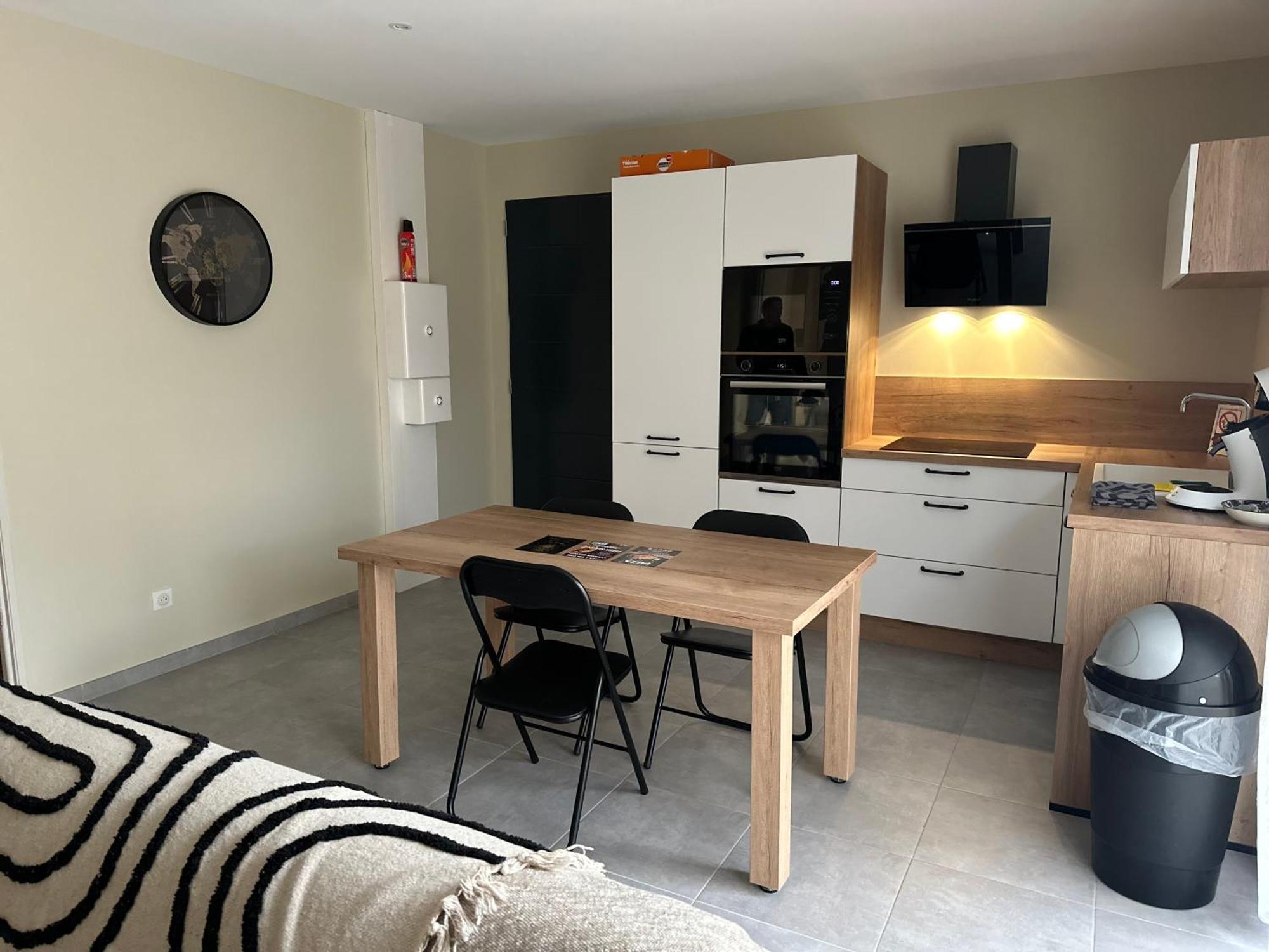 Maison T3 Dans Un Village Calme Saint-Mitre-les-Remparts Eksteriør billede