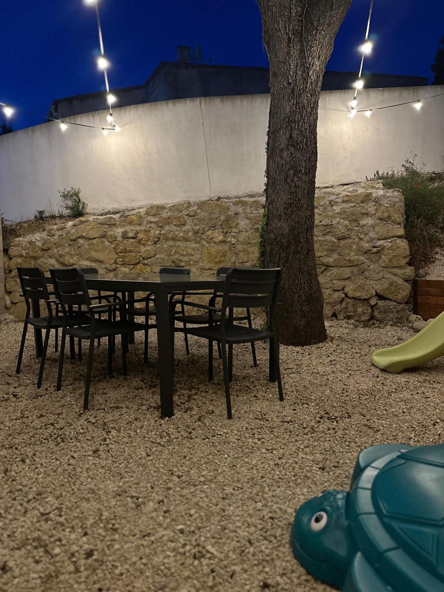 Maison T3 Dans Un Village Calme Saint-Mitre-les-Remparts Eksteriør billede