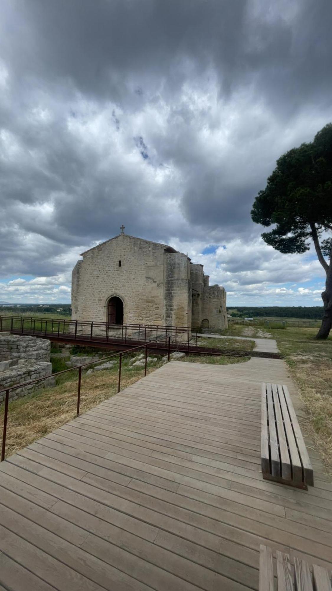 Maison T3 Dans Un Village Calme Saint-Mitre-les-Remparts Eksteriør billede
