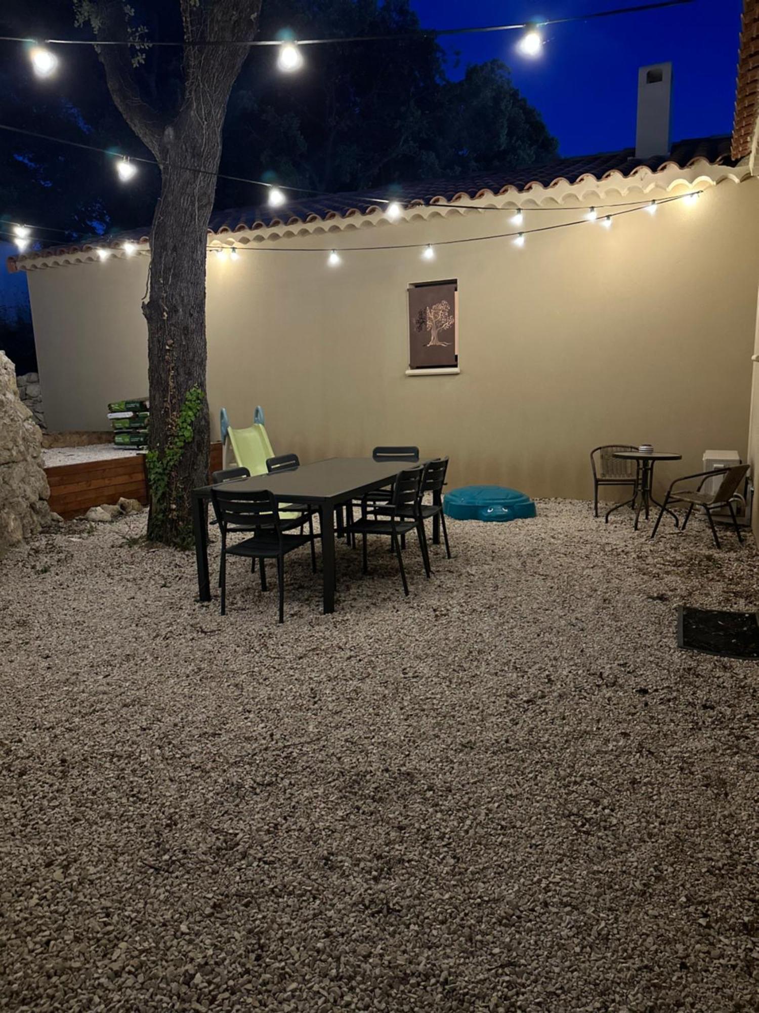 Maison T3 Dans Un Village Calme Saint-Mitre-les-Remparts Eksteriør billede